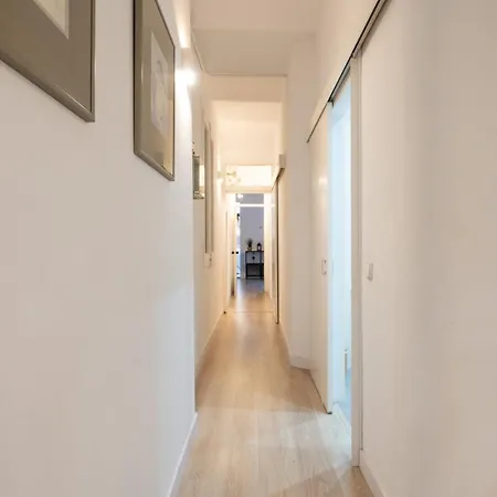 Sagrada Familia Comfy Apartment Barcelona Exterior photo