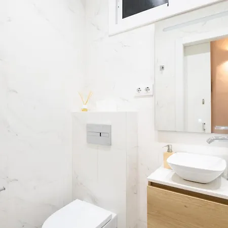 Sagrada Familia Comfy Apartment Barcelona Exterior photo